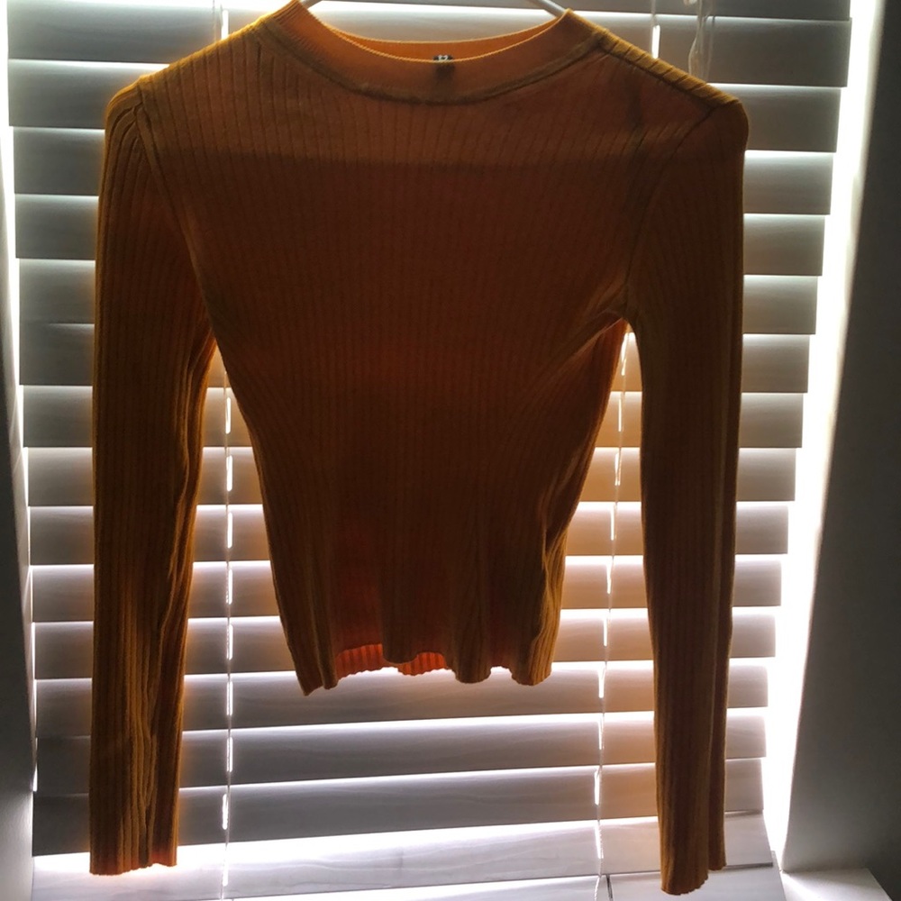 Tight long sleeve shirt
